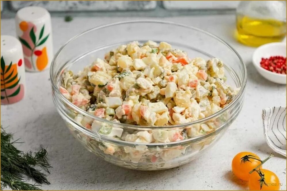 Салат столичный с курицей