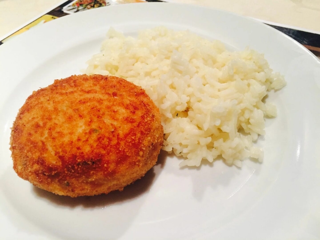 Домашняя куриная котлета с рисом
